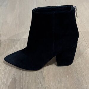 Vince Camuto Black Ankle Boots, 6.5 EUC
